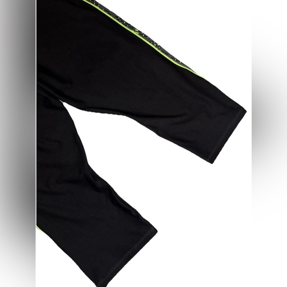 NWT Xersion Women's Black Neon Green Capri Workout Yoga Pants Size XL 36 X 20 - Picture 9 of 10